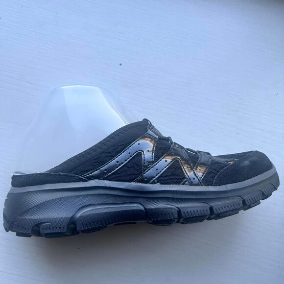 Brand new size 6 black Skechers Womens Slip on sneakers sporty memory foam - Picture 3 of 7